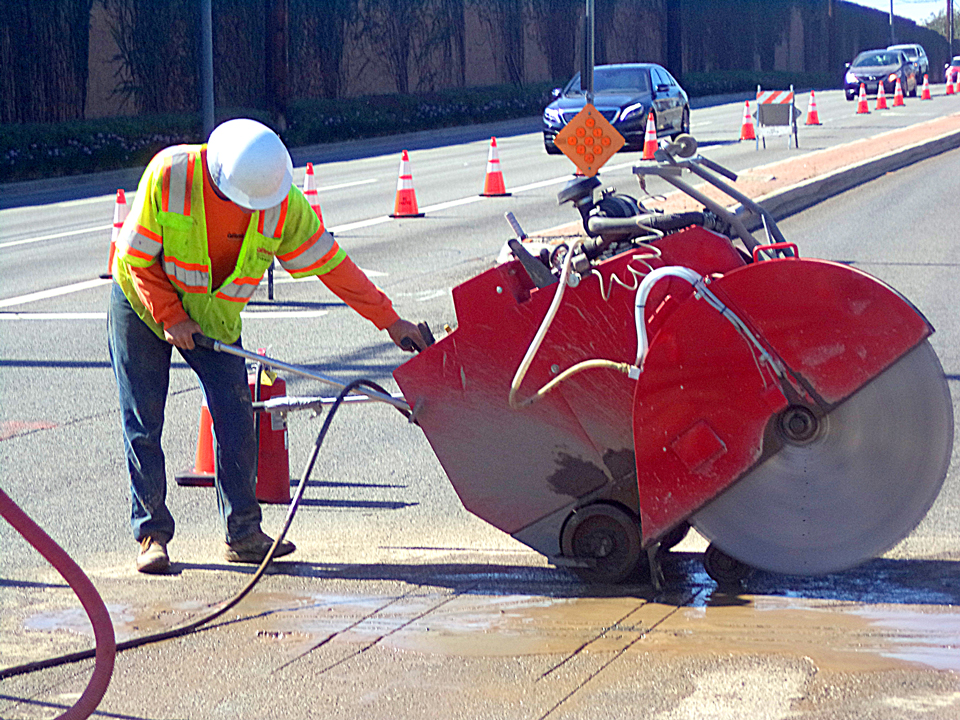 asphalt cutting saw